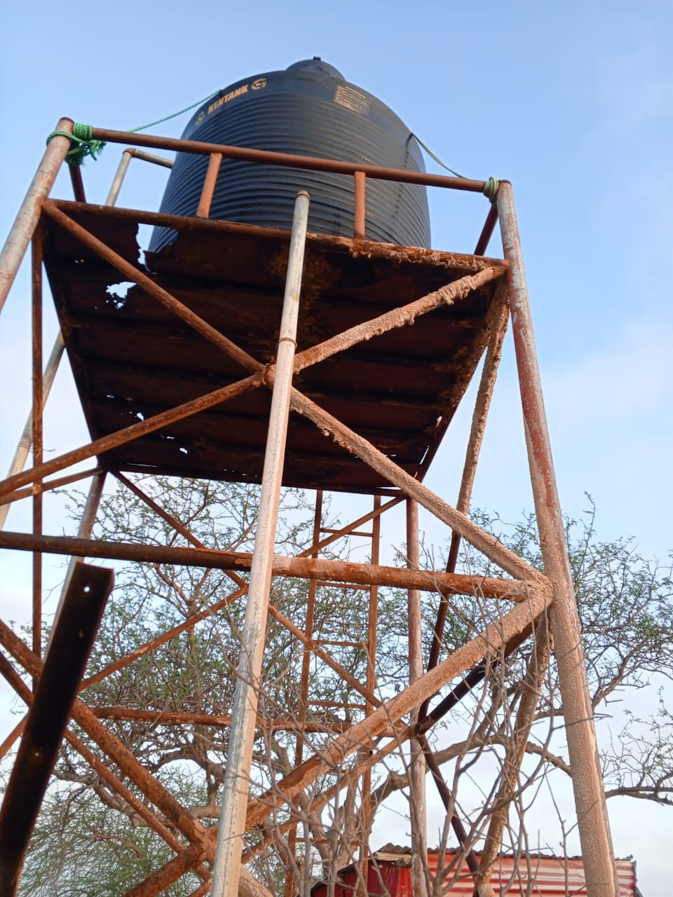 Elevated water storage tank